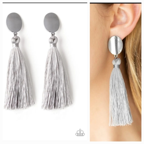 VA VA PLUM SILVER TASSEL EARRINGS - Picture 1 of 1
